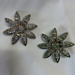 Flower shaped brooch / coat pin - set of 2
